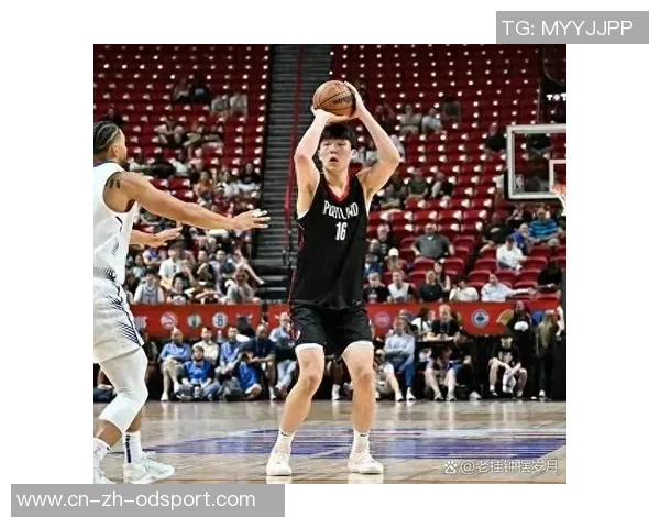 比卢普斯称赞杨瀚森篮板表现强调球队需加强篮下防守力度