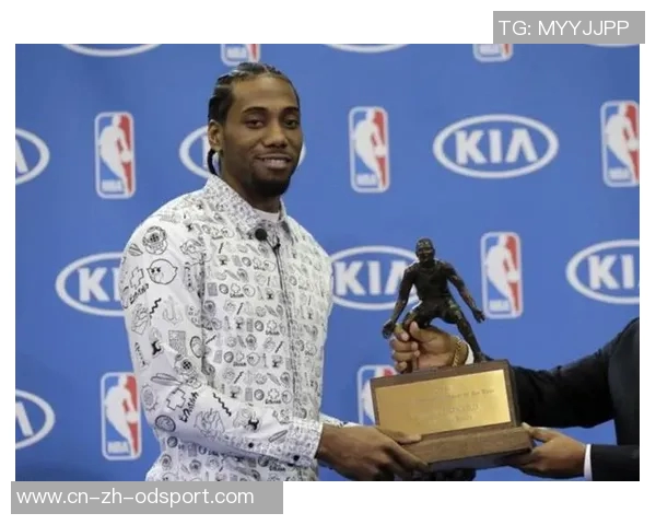 小卡称赞训练营表现出色年轻球员防守沟通能力显著提升 小卡称赞训练营表现出色年轻球员防守沟通能力显著提升