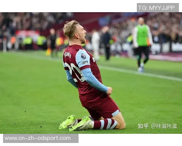 弗兰克盛赞西蒙斯表现出色并对特尔和库杜斯的进球感到欣喜 弗兰克盛赞西蒙斯表现出色并对特尔和库杜斯的进球感到欣喜