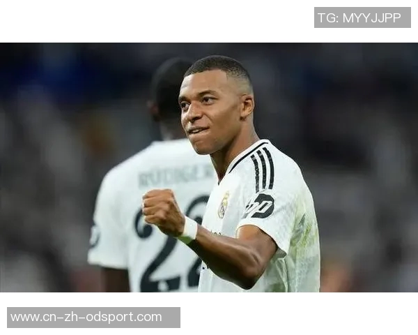 姆巴佩突入禁区遭对方侵犯却未获裁判判罚引发争议 姆巴佩突入禁区遭对方侵犯却未获裁判判罚引发争议