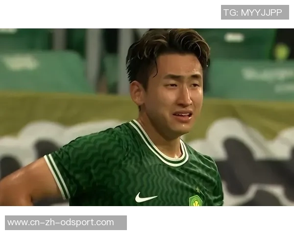 国安球迷机场送别塞蒂恩张源泪洒离别情深 国安球迷机场送别塞蒂恩张源泪洒离别情深