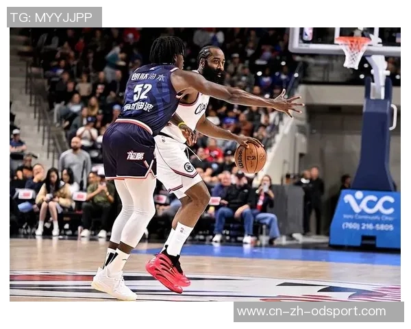 快船全员积极备战明日季前赛首战广州训练照曝光 快船全员积极备战明日季前赛首战广州训练照曝光