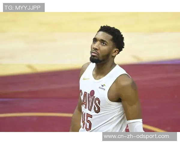 米切尔短暂出场表现平平18分钟内仅得7分助攻两次 米切尔短暂出场表现平平18分钟内仅得7分助攻两次