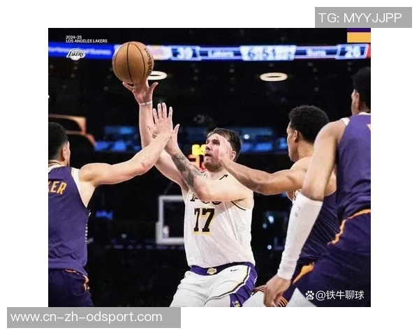 湖人半场落后76人7分东契奇贡献19分8篮板5助攻小里表现不佳仅得2分